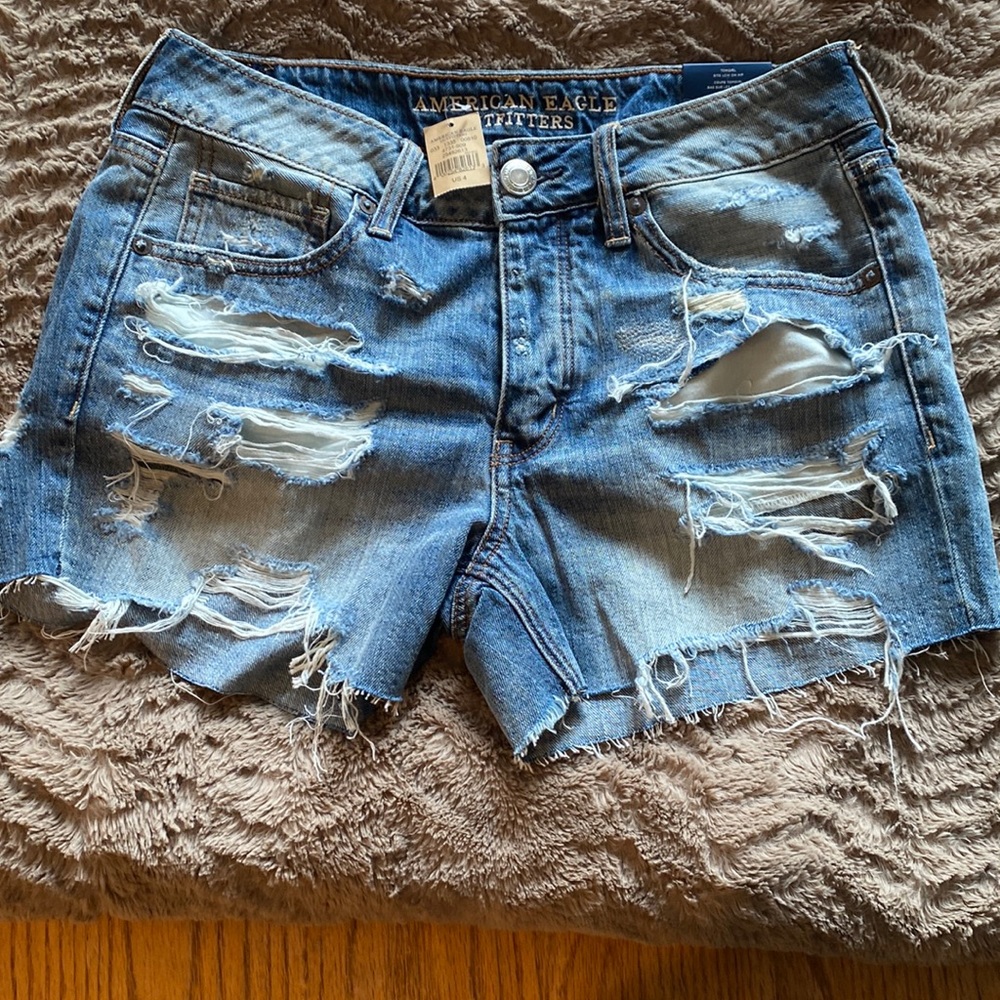American Eagle Tomgirl shorts